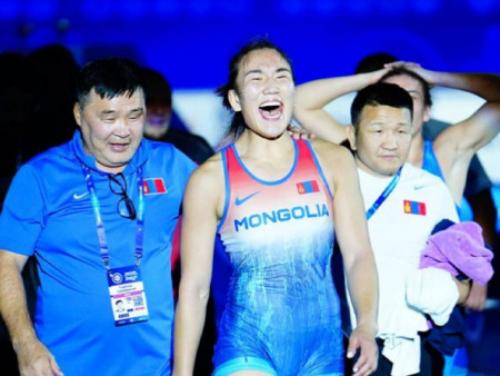 Чөлөөт бөхийн ДАШТ-ээс Монголын тамирчид нэг мөнгө, гурван хүрэл медаль хүртлээ
