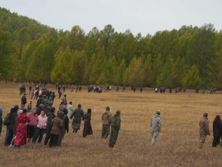 Хөвсгөл аймгийн Тариалан суманд сураггүй алга болсон хоёр настай хүүг эрэн хайх ажиллагааг зогсоох хүсэлтийг ар гэрийнхэн нь бичгээр өгчээ