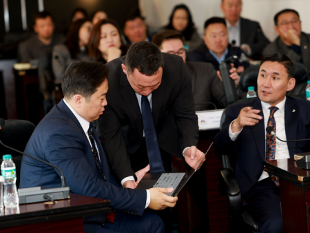 НИТХ-ын дарга А.Баяраар ахлуулсан авто замын түгжрэлийг бууруулах ажлын хэсгийнхэн Чингэлтэй дүүрэгт ажиллалаа