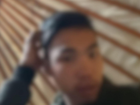 20 настай Б-д хутга тулгаж, “I pad air 4, I Phone 16 promax” загварын гар утсыг нь дээрэмдсэн 26-28 насны 5 залууг дэн буудлаас барьж, цагдан хорилоо