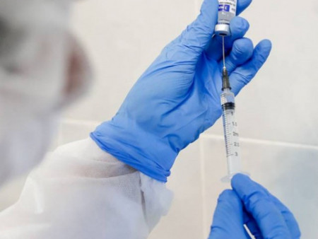 Томуугийн эсрэг дархлаажуулалт хийж байна