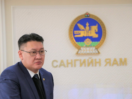 Төсвийн алдагдал 1.3 их наяд хүрсэнд Сангийн сайд Б.Жавхлан буруутай