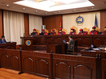 Ерөнхий сайдыг огцруулсан шийдвэр нь Үндсэн хууль зөрчсөн эсэхийг хэлэлцэх ҮХЦ-ийн Их суудлын хуралдаан лхагва гарагт болно