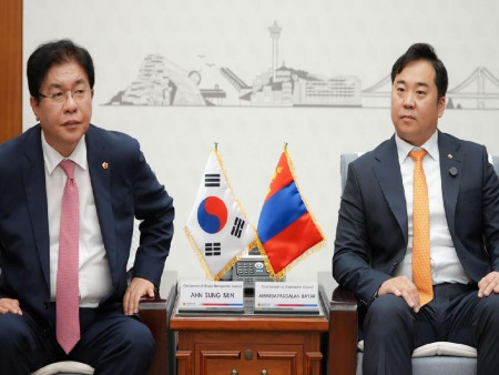 НИТХ-ын дарга А.Баяр өвлийн аялал жуулчлалыг хөгжүүлэх, 1000 эмч солилцоо хөтөлбөр хэрэгжүүлэх, үндэстэн дамнасан корпорац байгуулахад хамтарч ажиллахыг хүслээ