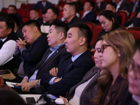 Хотын дарга Х.Нямбаатар түлшний хангамжийн асуудлаар хорооны Засаг дарга нартай уулзлаа