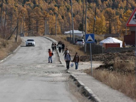 Санзайн эцсээс Багабаян чиглэлийн 1.7 км авто замыг шинэчилнэ