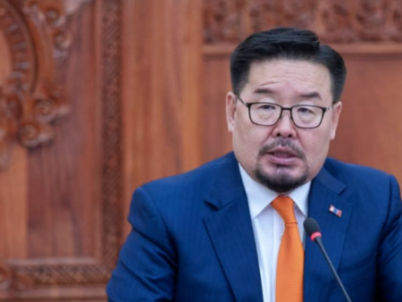 Ерөнхий сайдыг огцруулах асуудлыг өнөөдөр ТББХ-ны хуралдаанаар үргэлжлүүлэн ХЭЛЭЛЦЭНЭ