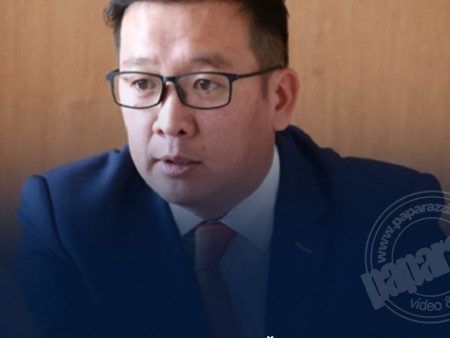 Б.Бат-Эрдэнэ: 