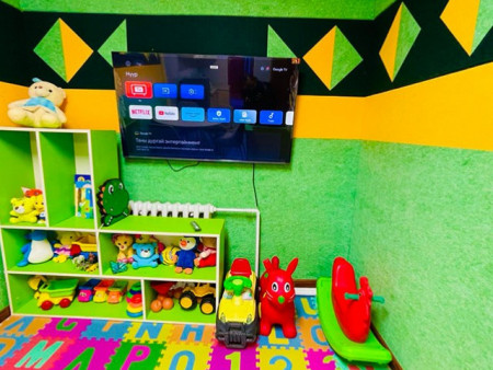 Эргэлтээр ирсэн хүүхдүүд тухтай өрөөнд уулзана