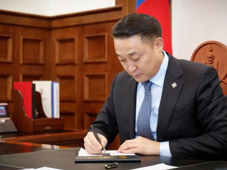 Улсын Их Хурлын дарга Д.Амарбаясгалан Ахмадын өдрийн мэндчилгээ дэвшүүллээ