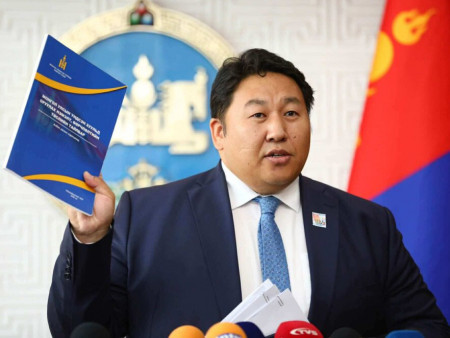 ​  Монгол Улсын Ерөнхийлөгчийн хоригийг ҮАБЗ-ийн нарийн бичгийн дарга тайлбарлаж болох уу?