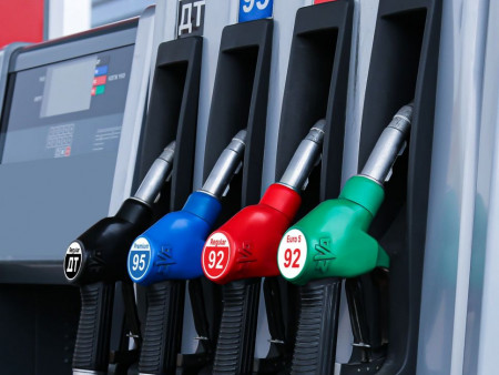 Иргэд хэрэглээнээсээ давсан хэмжээгээр авч байгаа нь шатахууны нөөцөд нөлөөлөх, улмаар шатахууны хомсдол үүсгэх эрсдэлийн бий болгож байна