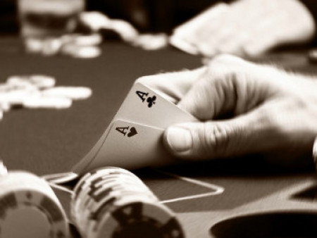 Цахим мөрийтэй тоглоом тоглож, 80 сая төгрөг залилуулжээ