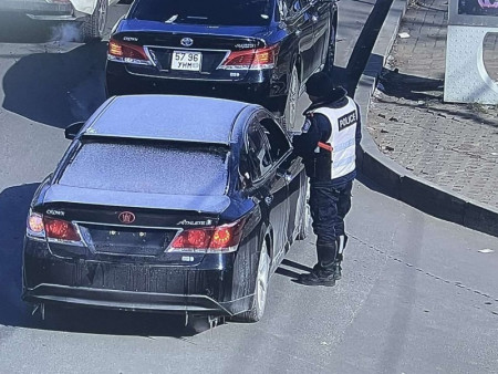 Хяналтын камераар улсын дугааргүй тээврийн хэрэгслийг илрүүлэн зөрчлийг арилгуулж байна