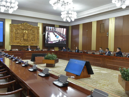 ТББХ-ны хуралдааныг даваа гарагийн 11.00 цаг хүртэл хойшлууллаа