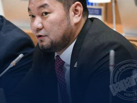 Эхнэрээ хэрцгийгээр зодож, хүчирхийлсэн НИТХ-ын төлөөлөгч Б.Эрдэнэсүхийг суллажээ