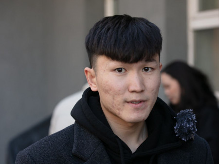 О.Уламсайханы аав: Та нарын жагсаалаас болж би хоолноосоо салсан чамайг ална гээд хүүг минь хутгалсан байна лээ