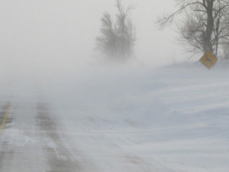 СЭРЭМЖЛҮҮЛЭГ: Төв, Хэнтий, Дорнод аймгийн ихэнх сумдын нутгаар цасан шуурганы аюултай үзэгдэл ажиглагдана