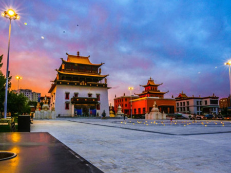 Гандантэгчэнлин хийдийн гэрэлтүүлгийн ажил 90 хувьтай үргэлжилж байна