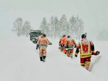 Аюулт үзэгдэл ослын 87 удаагийн дуудлагаар 4 иргэний амь насыг аварч, 70 иргэний аюулгүй байдлыг ханган ажиллалаа