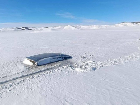 Гол, нуурын мөсөн дээгүүр зорчиж, эрүүл мэнд, амь насаа эрсдэлд оруулахгүй байхыг онцгойлон анхааруулж байна