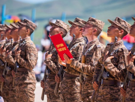 Хугацаат цэргийн алба хаагчид энэ сарын 29-нд тангараг өргөнө