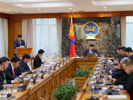 Төрийн албан хаагчийн нэг удаагийн буцалтгүй тусламжийг хууль ёсны өвлөгчид нь олгоно