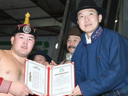 Улс тунхагласны барилдаанд залуу Заан С.Сүхбат хоёр дахиа түрүүллээ