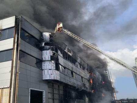 Гал түймрийг унтраахаар ажиллаж байна