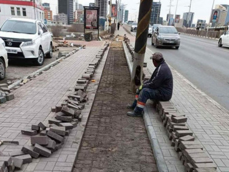 Энэ онд 13 байршилд 95 мянган ам.метр явган хүний замыг шинэчиллээ