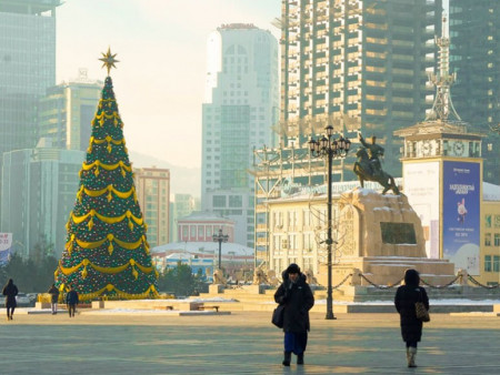 Төв талбайн сүлд модны гэрлийг маргааш 19:00 цагт асаана