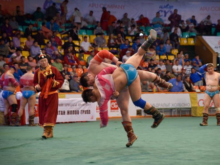 ТАНИЛЦ: Энэ сарын бөхийн барилдааны хуваарь