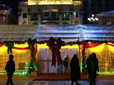 Төв талбайд “Крисмасс маркет” ажиллаж эхэллээ