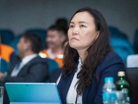 “Эрдэнэс Оюутолгой“-н гүйцэтгэх захирал Э.Ганхүүг суллаж хилийн хориг тавьжээ