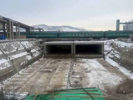 “Гермес” худалдааны төвийн нүхэн гарцын туннелийн их биеийн бүтээцийг түлхэх технологиор хийж дууслаа