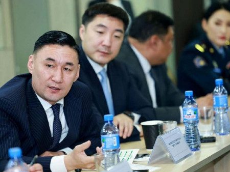 Гэр хорооллын “Хар цэг”-үүдийг камержуулах хүрээнд нийслэлийн есөн дүүргийн ИТХ-ын дарга нартай уулзлаа