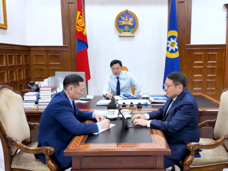 УИХ-ын дарга Н.Учрал Ерөнхий аудитор, Монголбанкны Ерөнхийлөгч нартай уулзаж байна