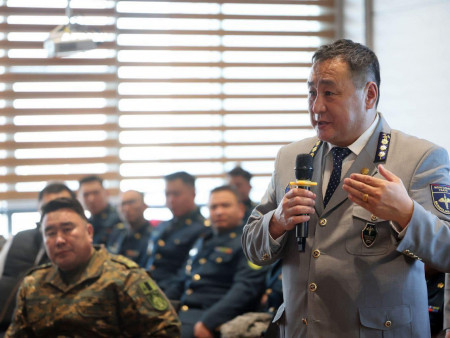 Замын-Үүд дэх Гаалийн газрын дарга О.Цэенрэгзэнг үүрэгт ажлаас нь чөлөөллөө