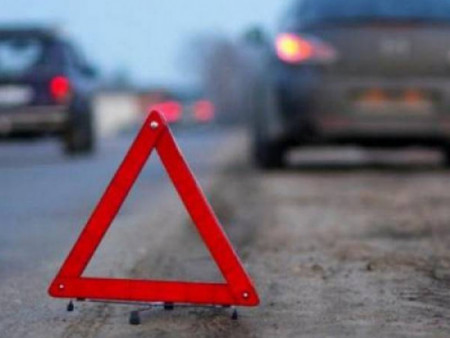 Гарцтай хэсгээр зам хөндлөн гарч байсан хүүхдийг мөргөж гэмтээжээ