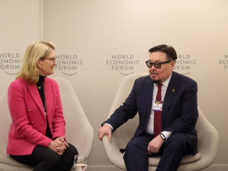 Монгол Улс хиймэл оюунд суурилсан боловсролын систем рүү шилжиж буйг сайшаав