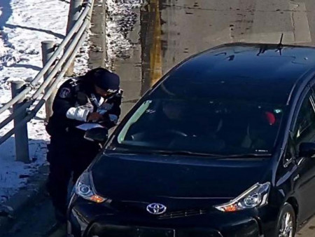 Автомашины улсын дугааргүй хөдөлгөөнд оролцсон зөрчлийг камераар илрүүлж, 25 мянган төгрөгөөр торгож байна