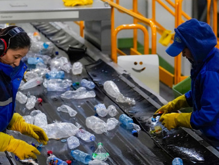 Сонгинохайрхан дүүрэг хуванцар сав дахин боловсруулах үйлдвэртэй хамтарч ажиллахаар төлөвлөж байна