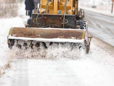 Халтиргаа гулгаанаас сэргийлэн ажиллаж байна