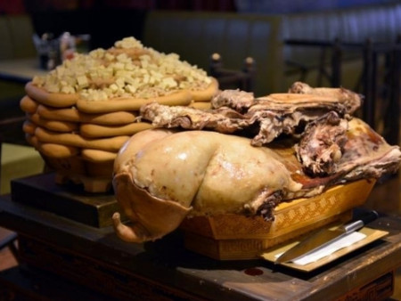 СЭРЭМЖЛҮҮЛЭГ: Ууц, өвчүү, тавгийн идээгээ эрт бэлддэгтэй холбогдуулан орон байрны хулгай нэмэгджээ