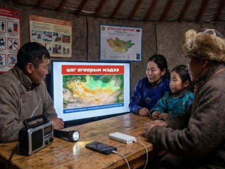Баасан гарагт ихэнх нутгаар хүйтний эрч бага зэрэг чангарна