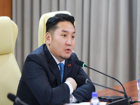 З.Төмрөтөөмөө: Иргэд  дугаарт дуудлага өгөөд, гурван цаг хүлээх тохиолдол байна