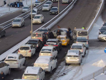 Улаанбаатар хотын гол гудамж, замуудад 7 зам тээврийн осол гарчээ