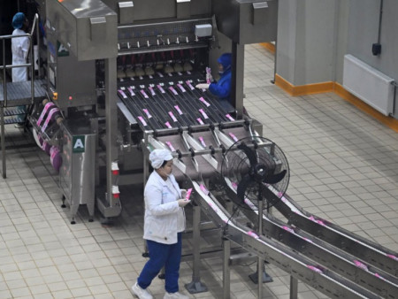 Үндэсний үйлдвэрүүдтэй хамтарч сурагчдад сүү өгөх хөтөлбөрийг энэ сарын 26-наас эхлүүлнэ