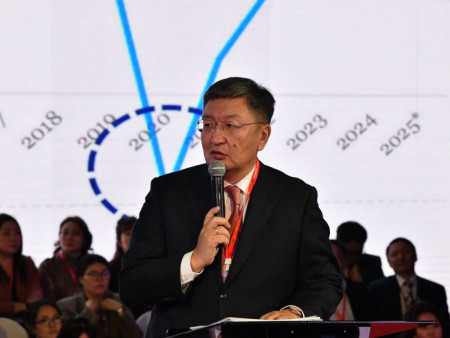 Ерөнхий Нарийн Бичгийн дарга Я.Содбаатар мөрийн хөтөлбөрийн биелэлтийн талаар илтгэл тавив