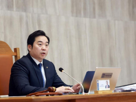 Нийслэлийн 2026 оны төсвийн тодотгол болон бусад асуудлыг хэлэлцэж байна